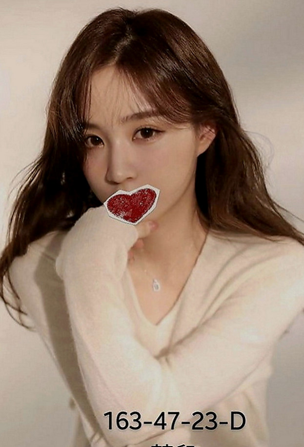 白河外約茶：雅軒 |清純大奶學生妹|163cm|54kg|E杯|18y|